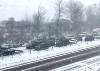 Απίστευτες εικόνες στις ΗΠΑ: Χιονοθύελλα προκάλεσε καραμπόλα με περισσότερα από 50 οχήματα (video)