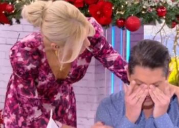 Τέμπη: Αποχώρησε κλαίγοντας ο Γιάννης Πουλόπουλος με την κραυγή της μάνας – Έχει χάσει τον αδελφό του σε τροχαίο