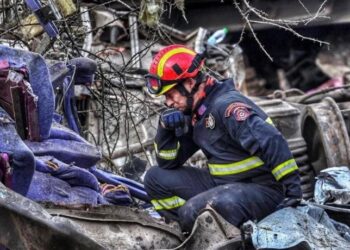 Alldaynews.gr Βουτιά θανάτου στο κέντρο του Αγρινίου – Τηλεφώνησε στη γυναίκα του και πήδηξε στο κενό