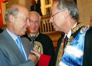 Θρήνος για τον Κώστα Σημίτη-Πεθανε ο αδερφός του Σπύρος