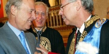 Θρήνος για τον Κώστα Σημίτη-Πεθανε ο αδερφός του Σπύρος