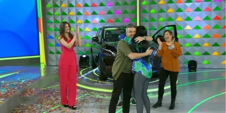 Alldaynews.gr Τροχός της Τύχης: Η 26χρονη Ιωάννα από τη Θεσσαλονίκη κέρδισε το αυτοκίνητο – Χαμός στο πλατό!