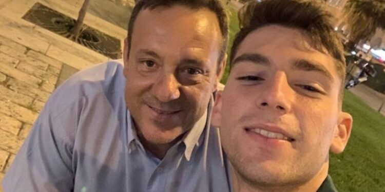 Alldaynews.gr Τραγωδία στα Τέμπη-«Μπαμπά, έχω εγκλωβιστεί και γύρω μου βλέπω μόνο φλόγες»