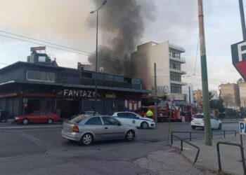 Alldaynews.gr Μεγάλη φωτιά σε νυχτερινό μαγαζί στο Γκάζι – Κλειστή η άνοδος της Πειραιώς