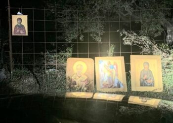 Ηράκλειο: Κρέμασε εικόνες στο λιόφυτο ζητώντας τα λεφτά του