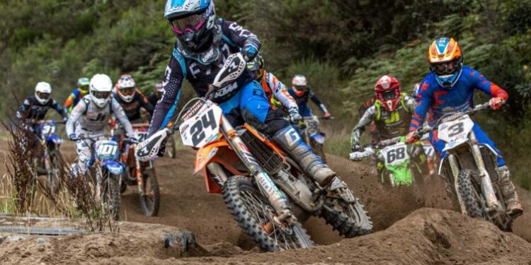 Σοκαριστικό ατύχημα σε Αγώνα motocross στο Αίγιο: Τρεις τραυματίες, ο ένας Σοβαρά