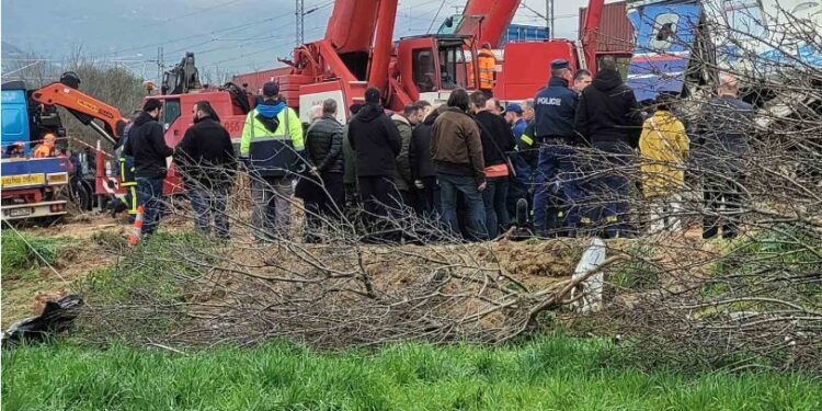 Τέμπη: Λύγισε ο υπουργός Κώστας Καραμανλής – Συγκινημένος και δακρυσμένος[video]