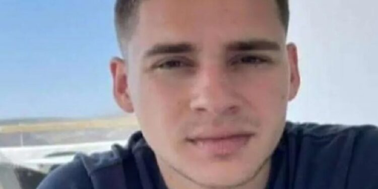 Τραγωδία στα Τέμπη: «Έκλεισε το σπίτι μας, δεν έχουμε πια χαρά» – Συγκινεί ο παππούς του 20χρονου Αναστάση