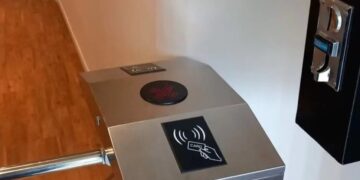 Alldaynews.gr Πάτρα: Πληρώνουν για να πάνε τουαλέτα στον ναό του Αγίου Ανδρέα