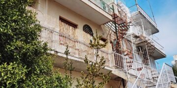 Φρικτό Γεγονός-Πατέρας στο Νέο Ψυχικό κλείδωσε το 7χρονο παιδί του στο σπίτι και εξαφανίστηκε – Οι γείτονες άκουσαν τα κλάματα