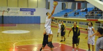 Alldaynews.gr Ανείπωτος θρήνος: Πέθανε ο μπασκετμπολίστας Τάσος Μπαλάφας, μέσα στο γήπεδο μετά από αγώνα