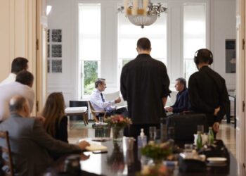 Μητσοτάκης: Δεν σκέφτηκα να παραιτηθώ μετά τα Τέμπη – Δεν τα παρατάω στις δυσκολίες – Ακούω τους φίλους μου που είναι εκτός πολιτικής