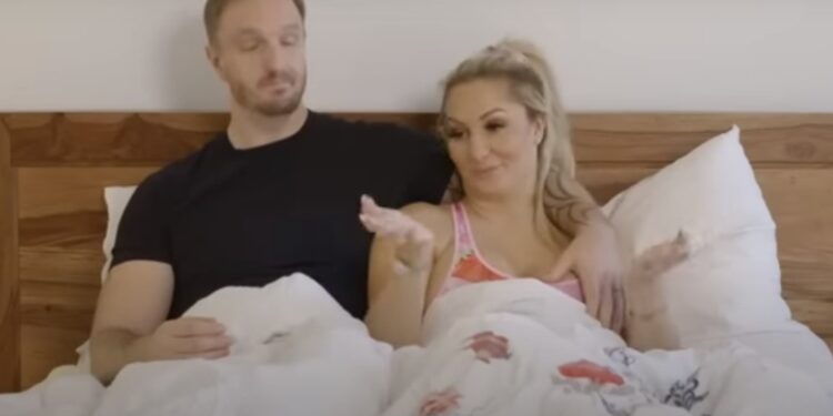 Alldaynews.gr «Αφήνω τον άντρα μου να κοιμάται με άλλες γυναίκες ενώ καθαρίζω το σπίτι μας»