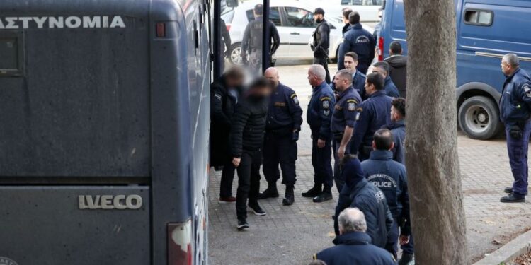 Alldaynews.gr Δίκη Άλκη Καμπανού: «Ο γιος σας δεν είναι δολοφόνος, αλλά ο βλάκας της παρέας», μου είπε αστυνομικός