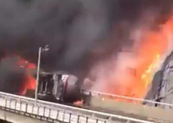 20 νεκροί σε τροχαίο με λεωφορείο που μετέφερε προσκυνητές στη Μέκκα – Σοκαριστικά πλάνα