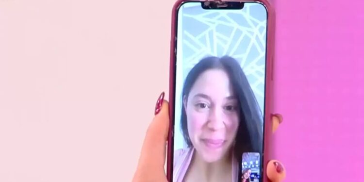 Alldaynews.gr Σάκης Αρσενίου: Η σύζυγός του ξεκαθαρίζει: «Μου αρέσει να τον περιποιούμαι, τα είχαμε συμφωνήσει απ’ την αρχή»