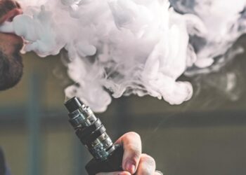 Άγριο Έγκλημα:  32χρονος μαχαίρωσε μέχρι θανάτου 37χρονο επειδή του ζήτησε να μην ατμίζει