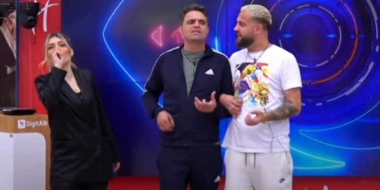 Τραγουδούν Μαζωνάκη στο αλβανικό Big Brother: Το video που έγινε viral