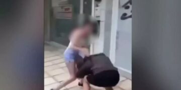 «Την είχαν χτυπήσει ξανά, της έκαψαν τα μαλλιά» λέει ο δικηγόρος της 15χρονης που ξυλοκοπήθηκε από συμμαθήτριές της