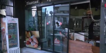 Alldaynews.gr Ισχυρή έκρηξη με δυναμίτη σε κατάστημα στη Νέα Ερυθραία – Βίντεο των αγνώστων με τη βόμβα