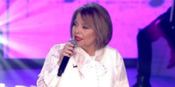 Alldaynews.gr Πίτσα Παπαδοπούλου: «Ο αδερφός μου ο μικρός σκοτώθηκε, τον πάτησε το τραμ»