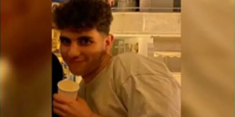 Τέμπη: Ευχάριστα νέα! Πήρε εξιτήριο ο φοιτητής που βρισκόταν στο κυλικείο – Τον είχε τραβήξει η κοπέλα του (video)