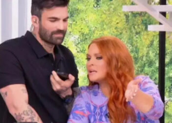 Χαμός στην εκπομπή της Χρηστίδου με Κωνσταντινίδη – “Διόρθωσε πρώτα τα δικά σας σούπερ και μετά τα δικά μας” (video)