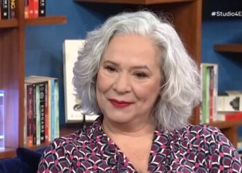 Μελίνα Κανά: «Έπαθα έμφραγμα στη σκηνή, έβγαλα όλο το πρόγραμμα και μετά από δυο μέρες με έβαλαν στην εντατική» (video)