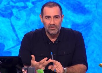 «Γ@.ώ τις γραβάτες-Σκ@τά στα μούτρα σας»: Άγριο ξέσπασμα Κανάκη κατά δημοσιογράφων