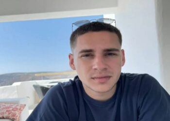 «Μητέρα κοιμήσου γιατί θα αργήσω…»: Το τελευταίο τηλεφώνημα 20χρονου που επέβαινε στο μοιραίο τρένο (vids)