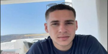 Alldaynews.gr «Μητέρα κοιμήσου γιατί θα αργήσω…»: Το τελευταίο τηλεφώνημα 20χρονου που επέβαινε στο μοιραίο τρένο (vids)