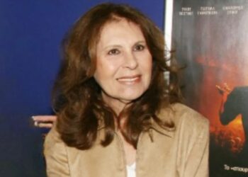 Τραγικές ώρες για την Ρένα Κουμιώτη: Σοβαρά στο νοσοκομείο με εγκαύματα η τραγουδίστρια