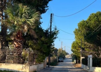 Λαγονήσι: «Πυροβόλησε τα παιδιά πισώπλατα» λέει για τον πιστολέρο η μητέρα του 16χρονου που τραυματίστηκε