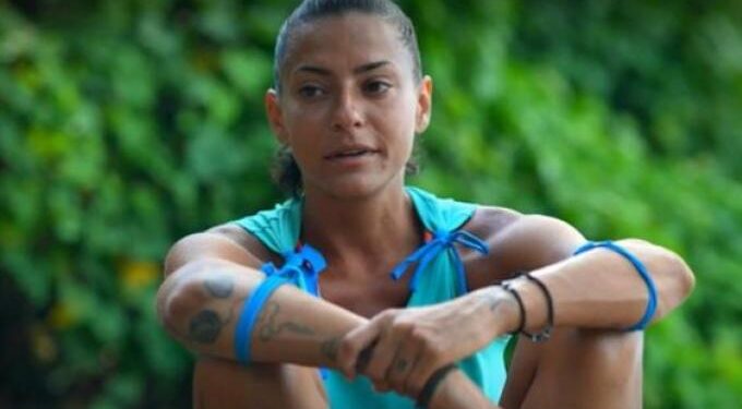 Alldaynews.gr Survivor: «Ύπουλο πλάσμα» – Ο Τάκης παρεμβαίνει οργισμένος στο cue της Μελίνας