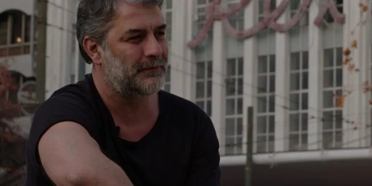 Alldaynews.gr Βασίλης Μπισμπίκης: «Ενώ με ήθελαν ως ταλέντο, δεν μπήκα στο Εθνικό γιατί δεν είχα τελειώσει το Λύκειο»