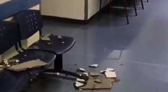 Εικόνες εγκατάλειψης στο Νοσοκομείο Ρίου: Πλημμύρισε από τα νερά και έπεσε η ψευδοροφή