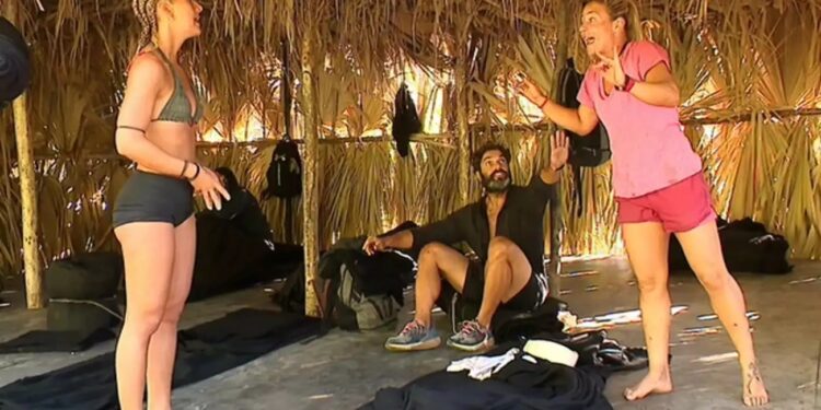Alldaynews.gr Survivor: Σχεδόν στα χέρια πιάστηκαν Σκαφίδα και Χαμπέρη – “Είσαι κουτοπόνηρη! Με πρόσβαλες” (video)