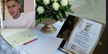 Alldaynews.gr «Μαμά κοιμήσου θα αργήσω», είχε γράψει ο Τάσος στη μητέρα του – Ράγισαν καρδιές στην κηδεία του