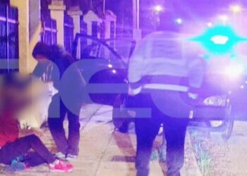 Alldaynews.gr Θεσσαλονίκη: Από το παρμπρίζ μπήκαν στο ΙΧ του απόστρατου που κλειδώθηκε με τα παιδιά του και άνοιξε φιάλη υγραερίου (φωτο, video)