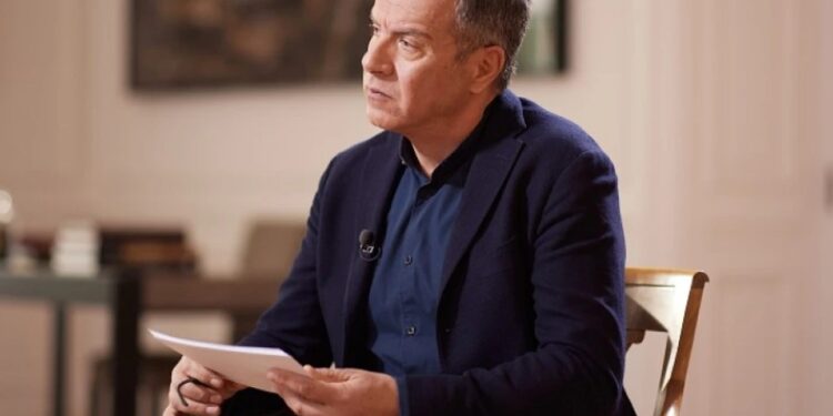 Ο Θεοδωράκης απαντά στους επικριτές του: Νιώθω πως ρώτησα τον Μητσοτάκη ό,τι έπρεπε να ρωτήσω