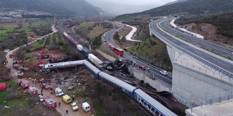 Alldaynews.gr Τέμπη: Εικόνες φρίκης και καταστροφής από ψηλά μετά τη φονική σύγκρουση των τρένων – Δείτε φωτογραφίες