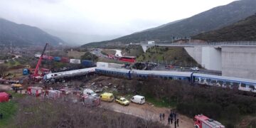 Alldaynews.gr Τέμπη: Εικόνες φρίκης και καταστροφής από ψηλά μετά τη φονική σύγκρουση των τρένων – Δείτε φωτογραφίες
