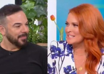 Κόκαλο η Σίσσυ Χρηστίδου με τον Τριαντάφυλλο: «Μη βρίζεις, είμαστε ζωντανά στον αέρα»