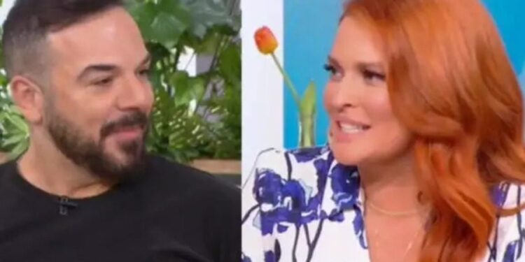 Alldaynews.gr Κόκαλο η Σίσσυ Χρηστίδου με τον Τριαντάφυλλο: «Μη βρίζεις, είμαστε ζωντανά στον αέρα»