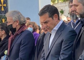 Τέμπη: Ο Αλέξης Τσίπρας στην κηδεία της 28χρονης Ελπίδας Χούπα – Γνώριζε τον πατέρα της