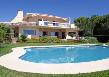 Βουλιαγμένη-Αποκάλυψη: Πως πέθανε η 33χρονη στην βίλα του γνωστού επιχειρηματία