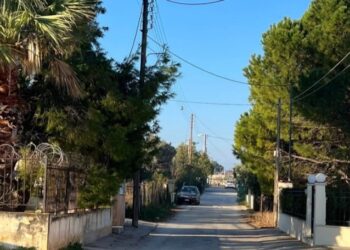 Πυροβολισμοί στη Βούλα: Ανθρωποκυνηγητό για τον εντοπισμό των δραστών που τραυμάτισαν 16χρονο