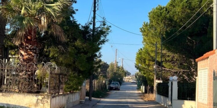 Πυροβολισμοί στη Βούλα: Ανθρωποκυνηγητό για τον εντοπισμό των δραστών που τραυμάτισαν 16χρονο