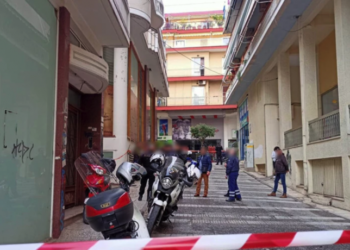 Βουτιά θανάτου στο κέντρο του Αγρινίου – Τηλεφώνησε στη γυναίκα του και πήδηξε στο κενό