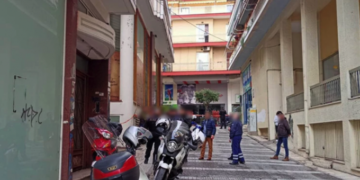 Βουτιά θανάτου στο κέντρο του Αγρινίου – Τηλεφώνησε στη γυναίκα του και πήδηξε στο κενό